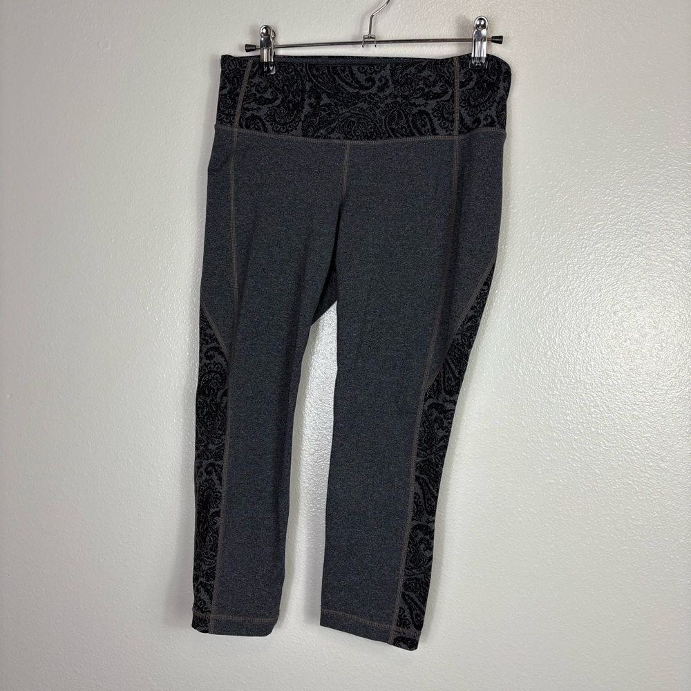 Athleta Revelation Capri Leggings